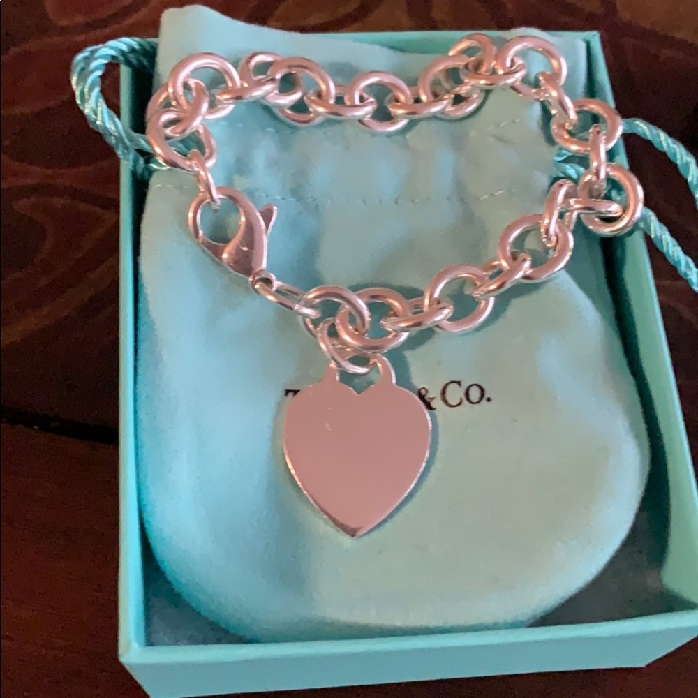 Heart tag bracelet